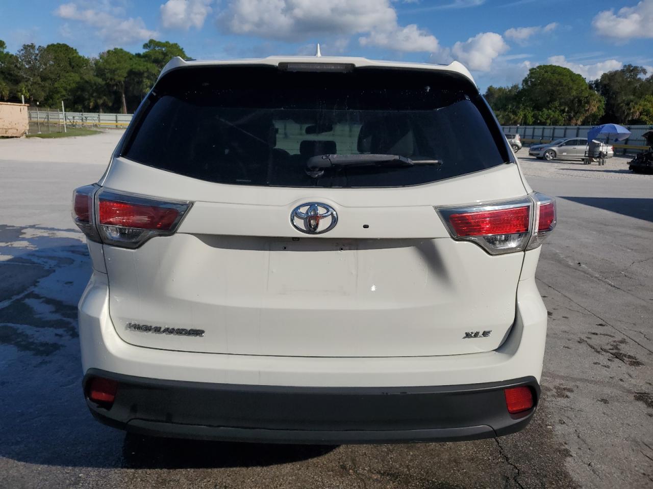 TOYOTA HIGHLANDER XLE