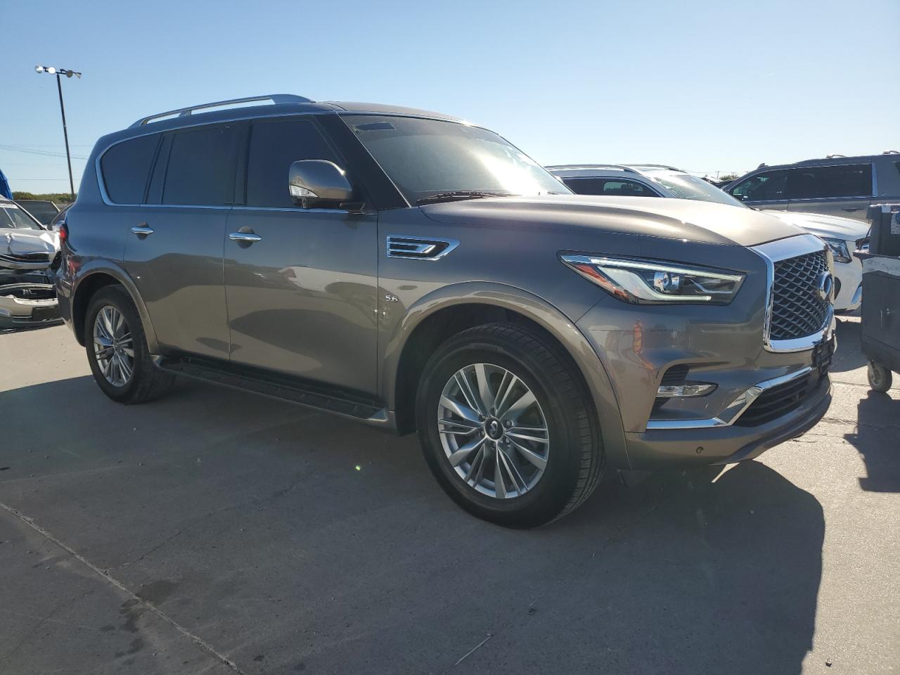 INFINITI QX80 LUXE