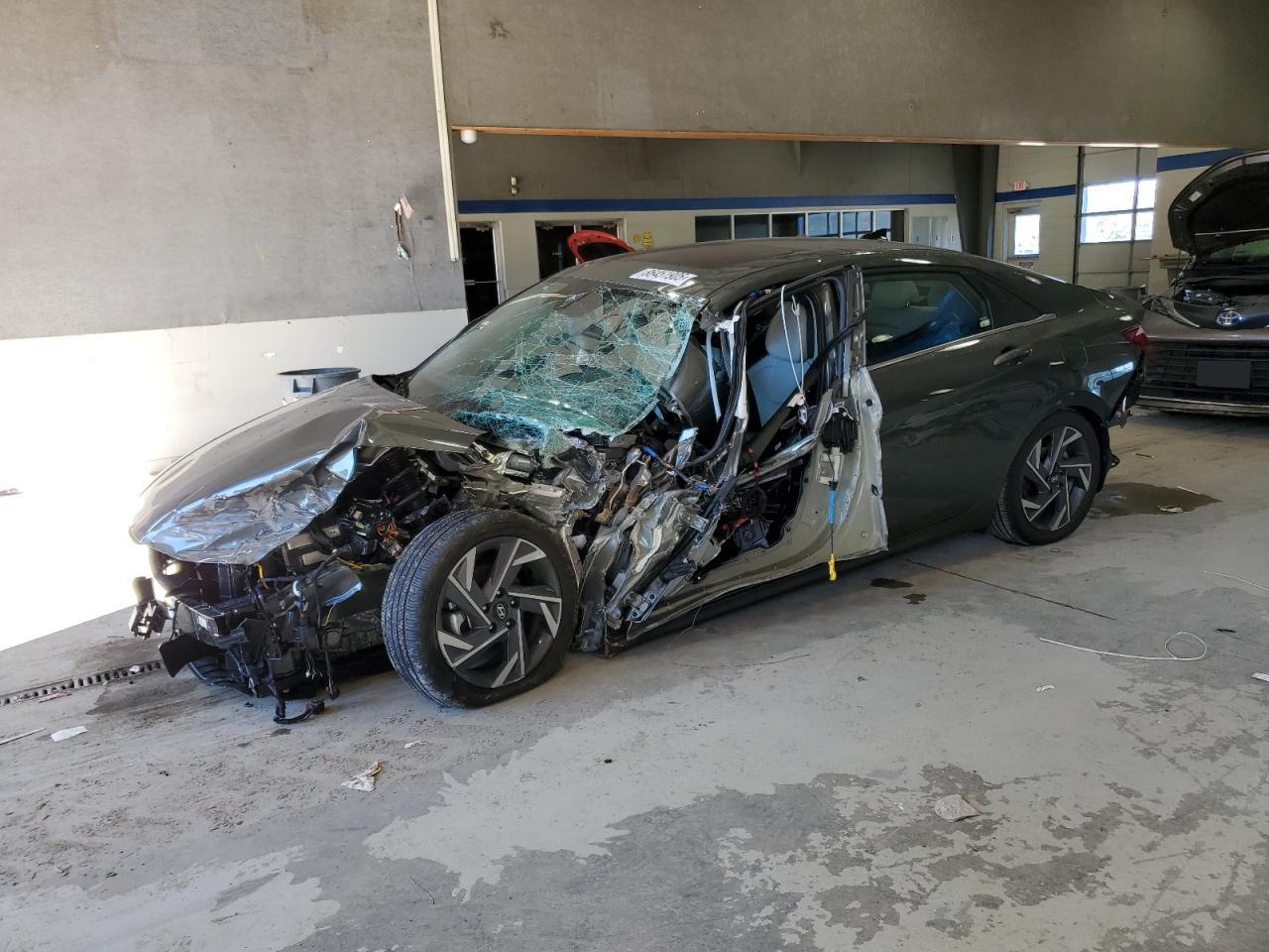 HYUNDAI ELANTRA LIMITED