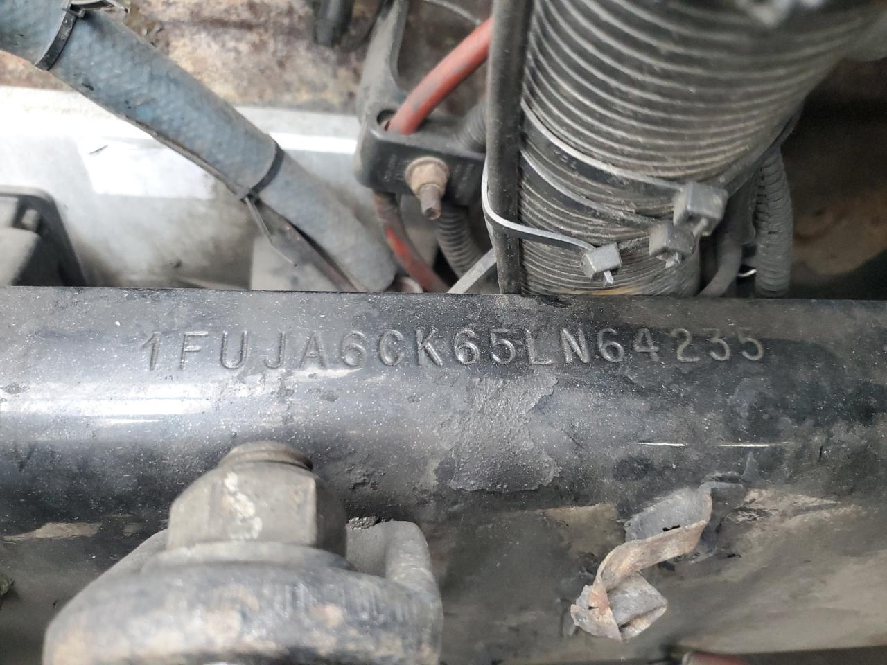 Lot #3276492133 2005 FREIGHTLINER CONVENTION