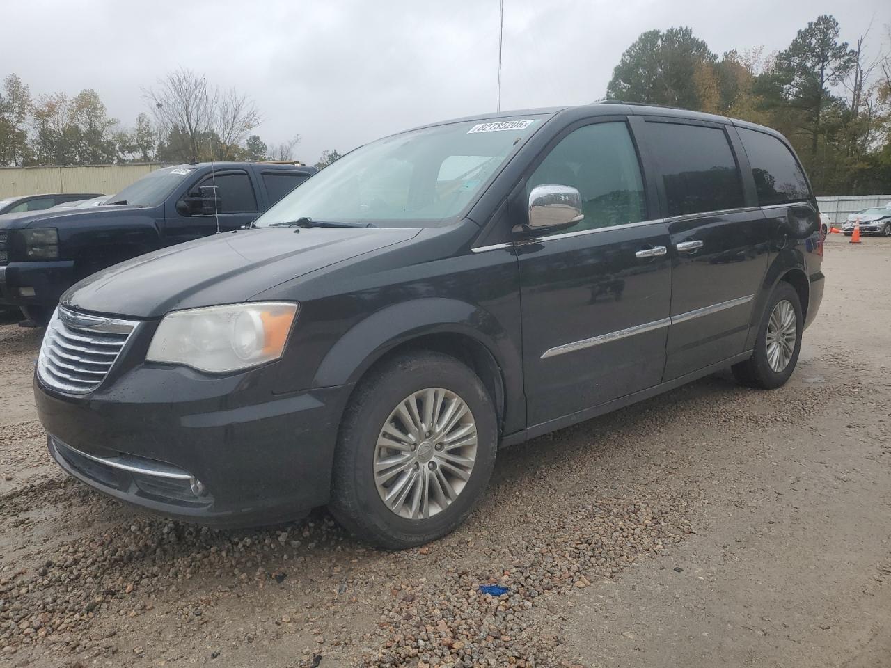 CHRYSLER TOWN & COUNTRY TOURING L