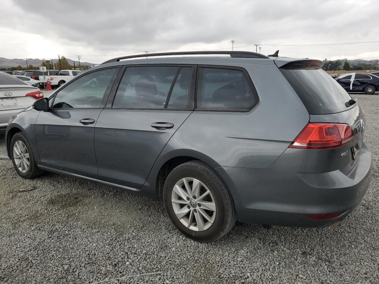 VOLKSWAGEN GOLF SPORTSVAN S
