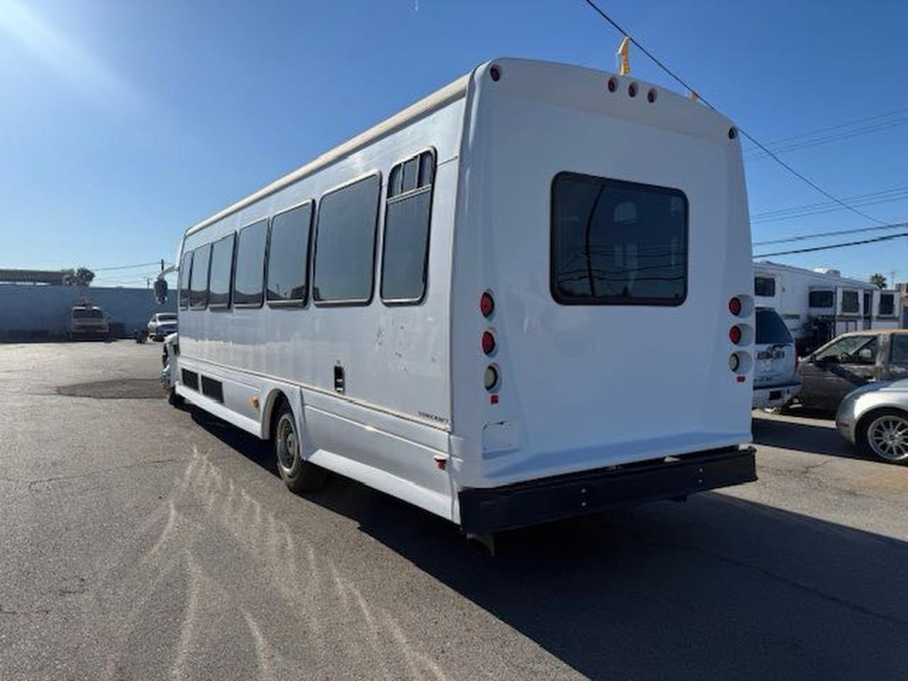 Lot #3270755854 2009 IC CORPORATION 3000 HC