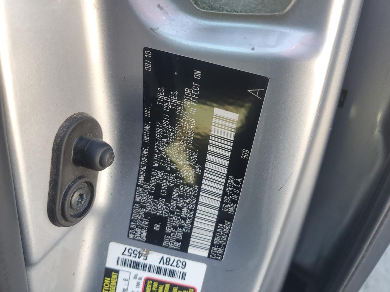 Lot #3315834357 2011 TOYOTA SIENNA XLE