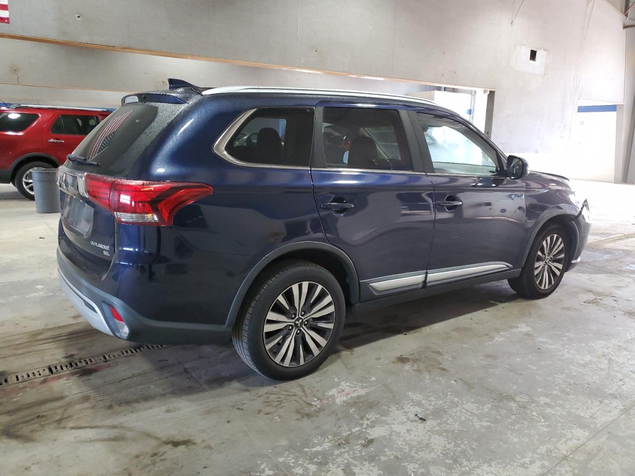 MITSUBISHI OUTLANDER SE