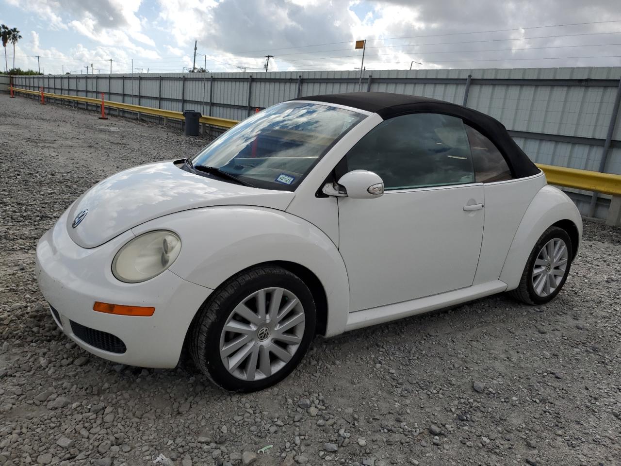 Lot #3305679731 2009 VOLKSWAGEN NEW BEETLE