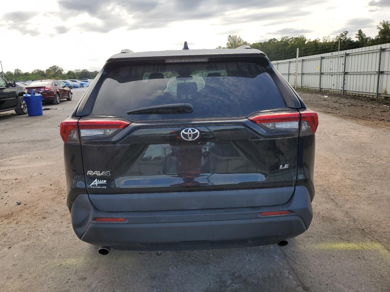 TOYOTA RAV4 LE