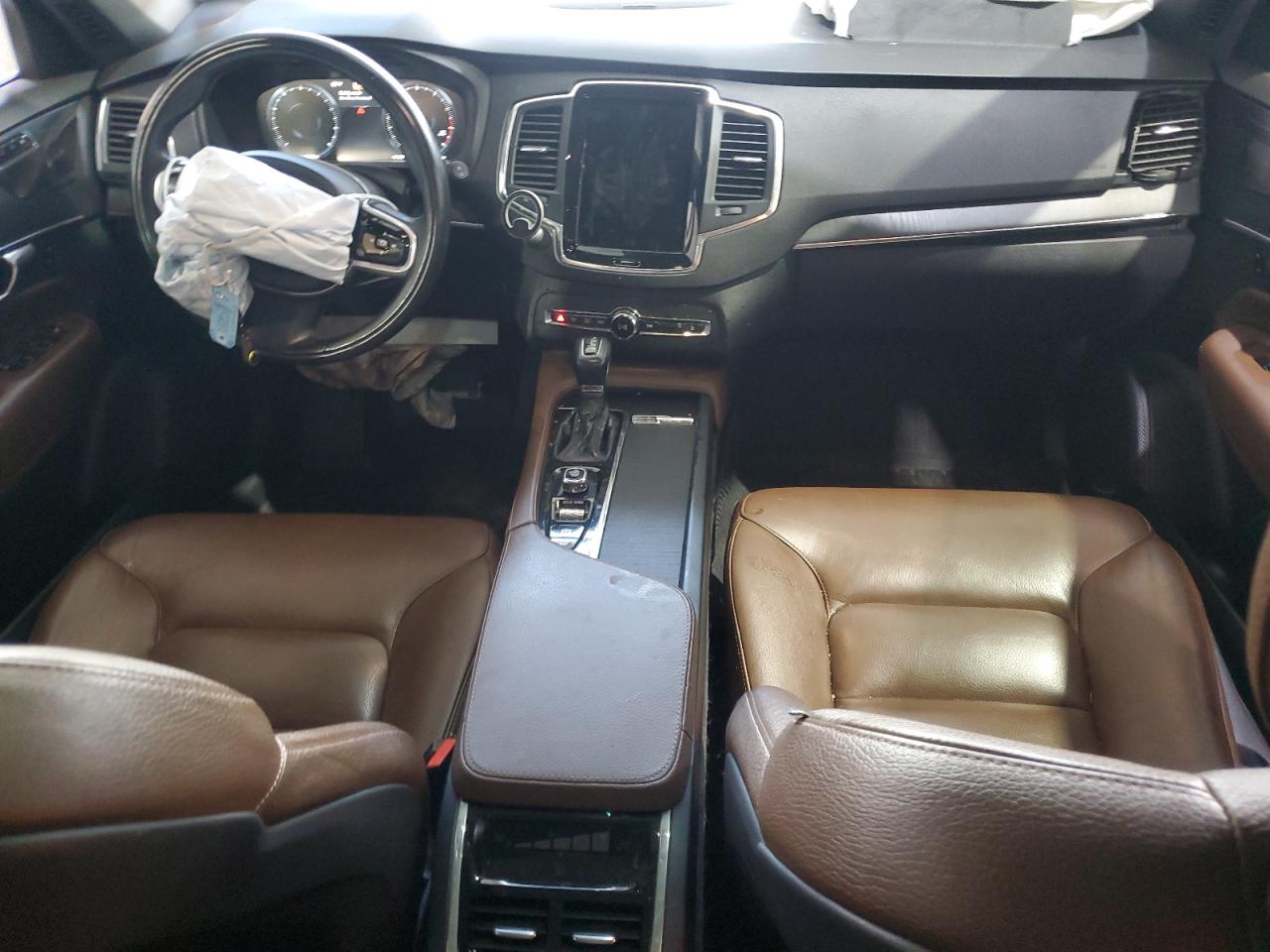 VOLVO XC90 T6 MOMENTUM