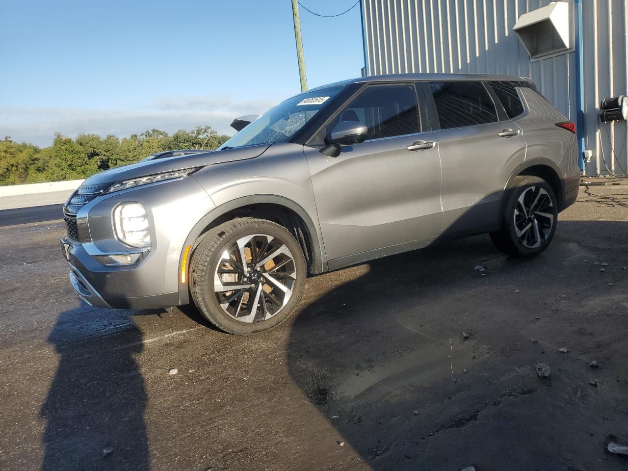 MITSUBISHI OUTLANDER SE