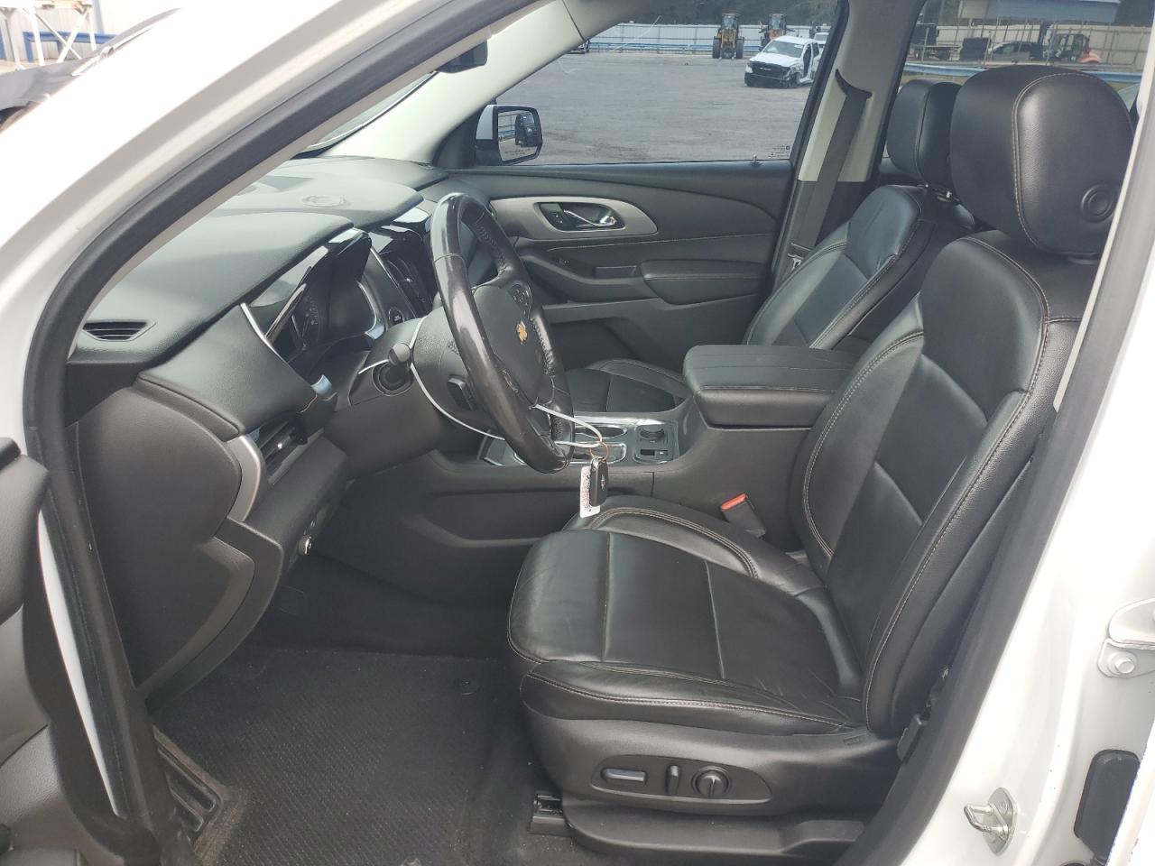 CHEVROLET TRAVERSE LT