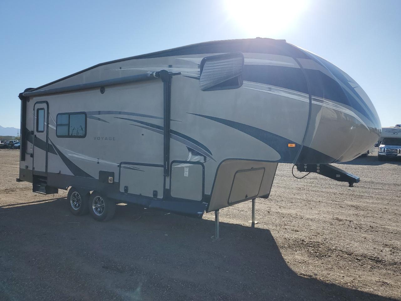 Lot #3281730895 2016 WINNEBAGO TRAVELTRLR