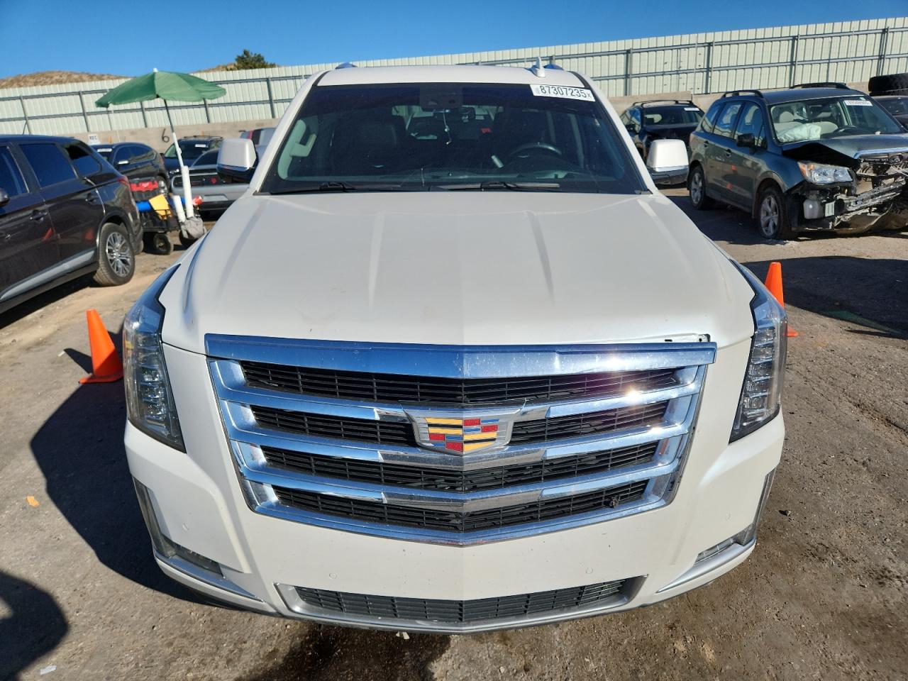 CADILLAC ESCALADE LUXURY