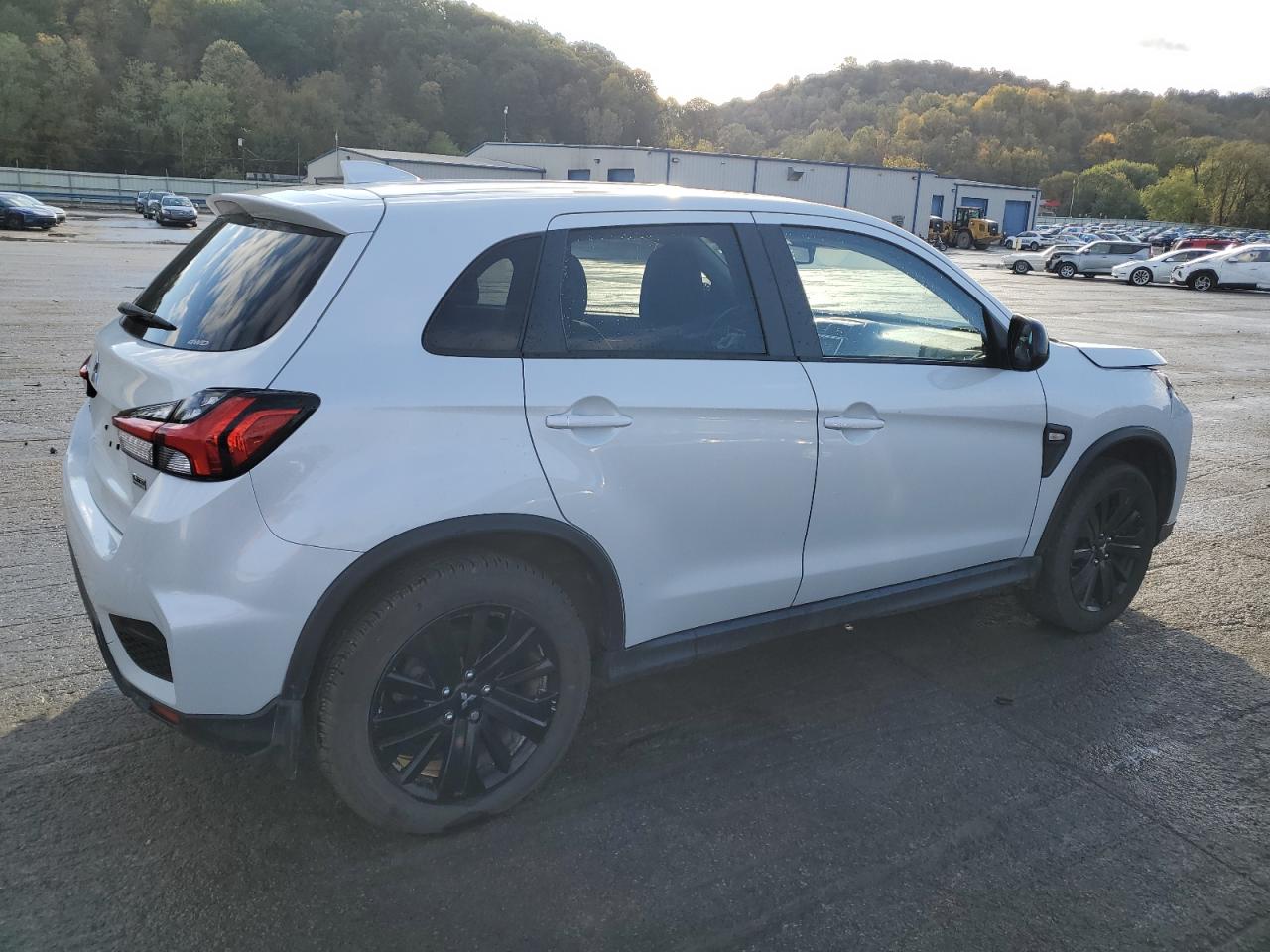 MITSUBISHI OUTLANDER ES