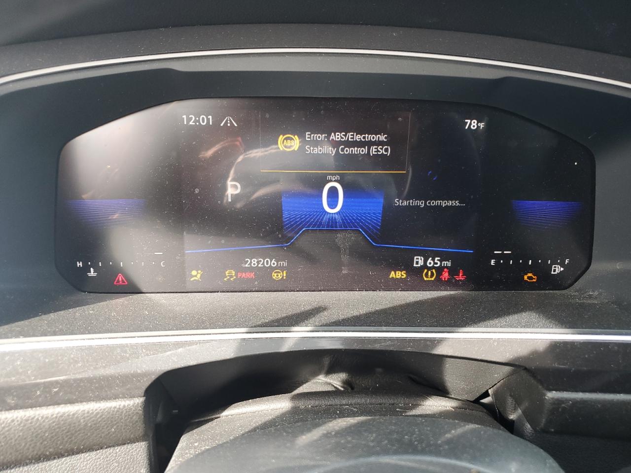 VOLKSWAGEN TIGUAN SE R-LINE BLACK