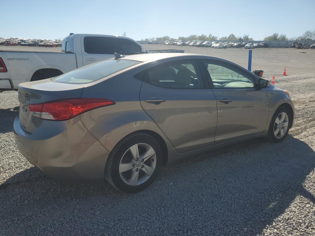 HYUNDAI ELANTRA GLS