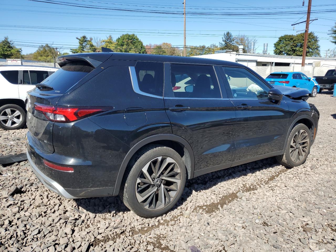 MITSUBISHI OUTLANDER SE