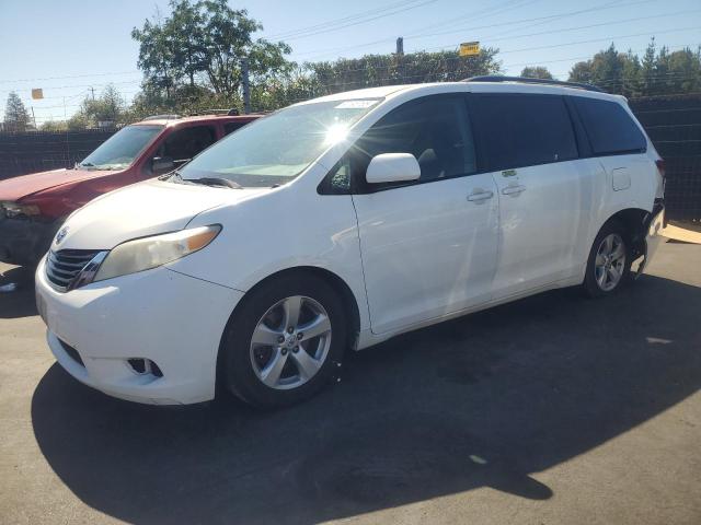 Global Auto Auctions: 2013 TOYOTA SIENNA LE