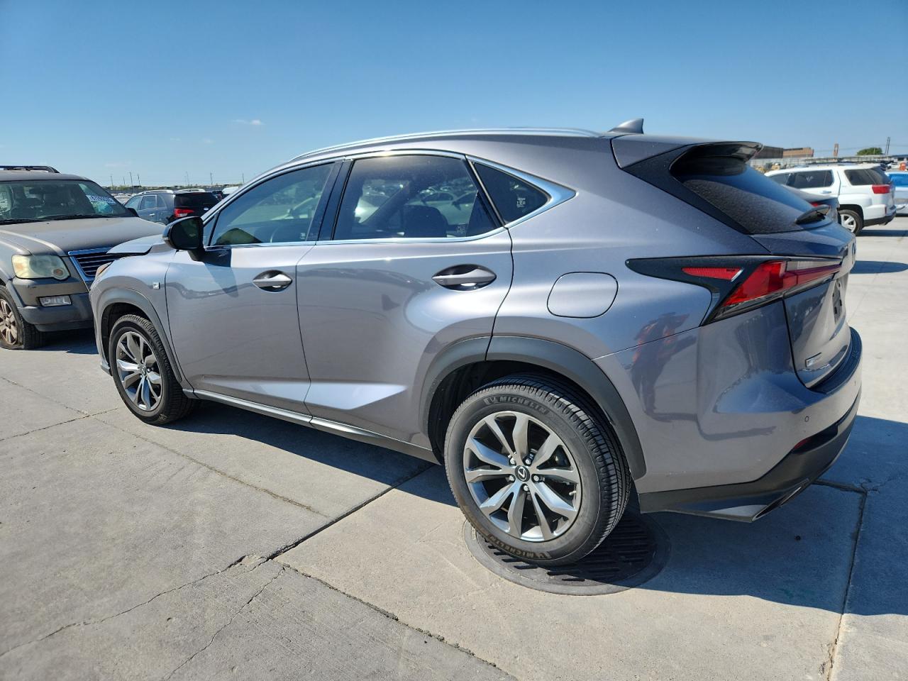 LEXUS NX 300 BASE