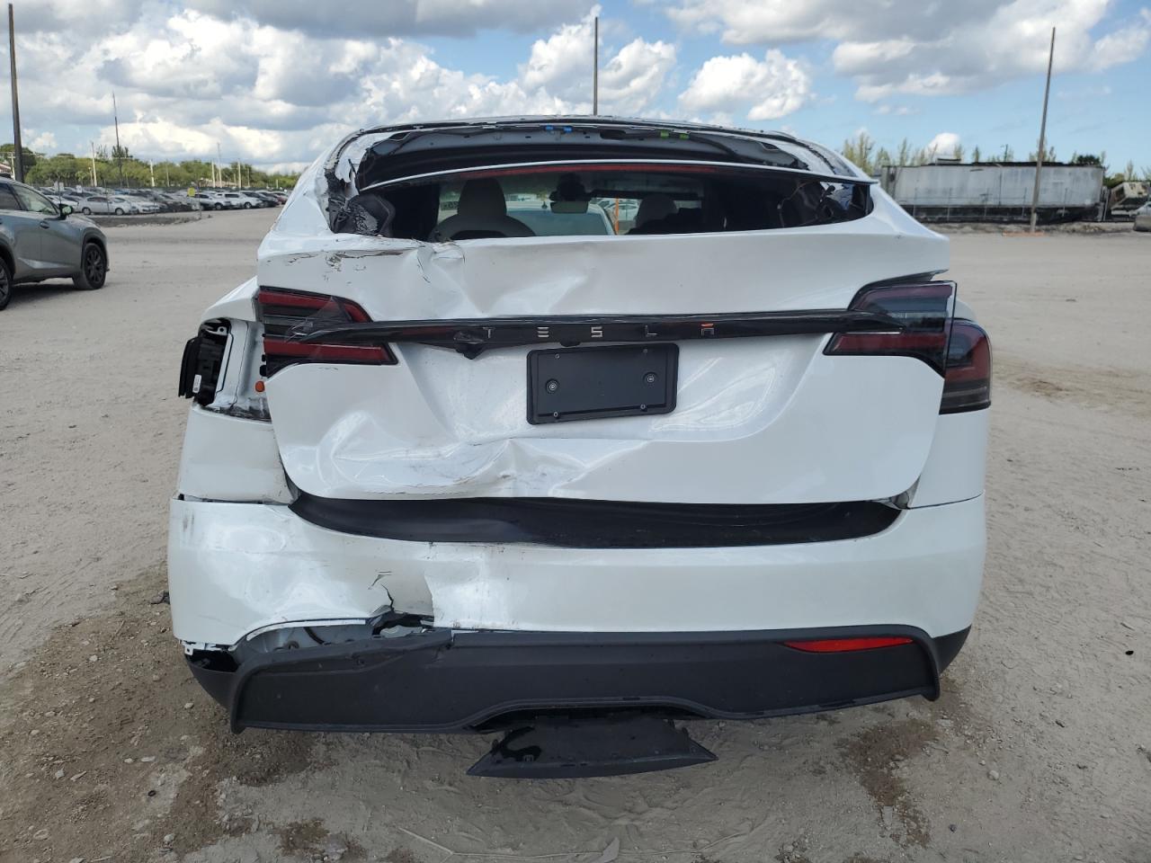 TESLA MODEL X