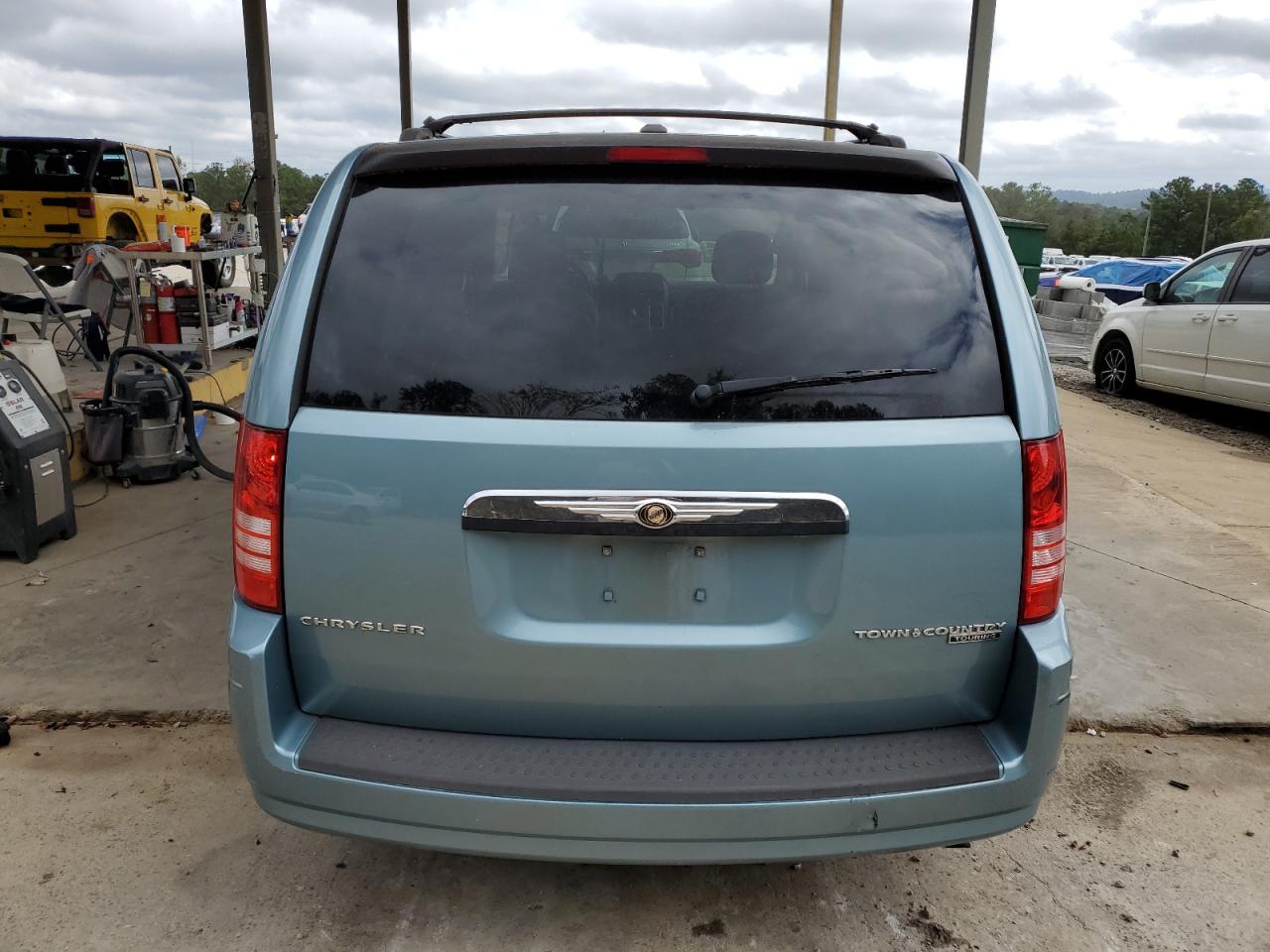 CHRYSLER TOWN & COUNTRY TOURING