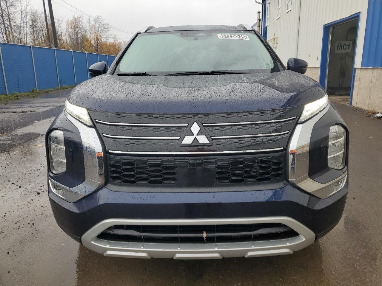 MITSUBISHI OUTLANDER SE