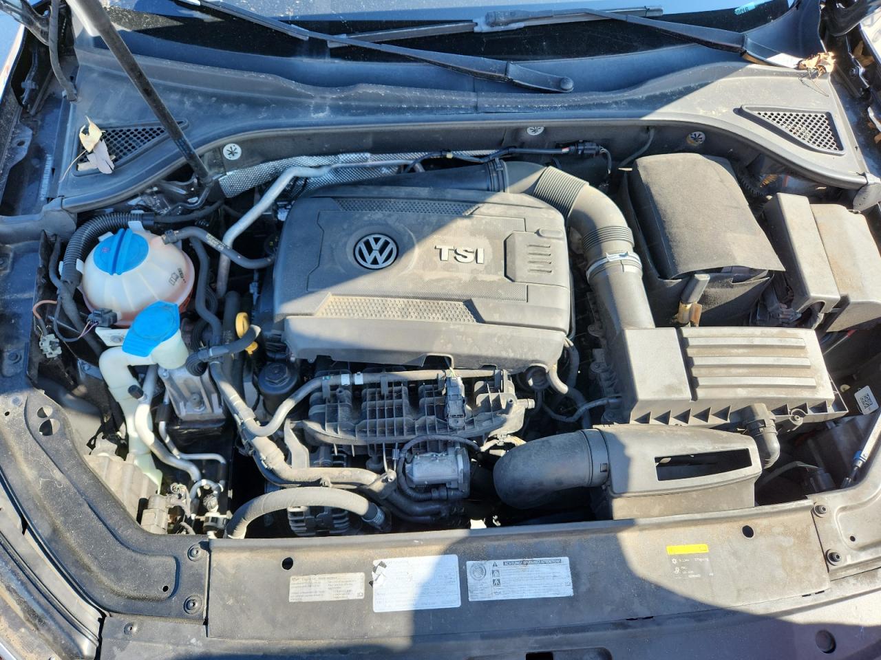 VOLKSWAGEN PASSAT SE