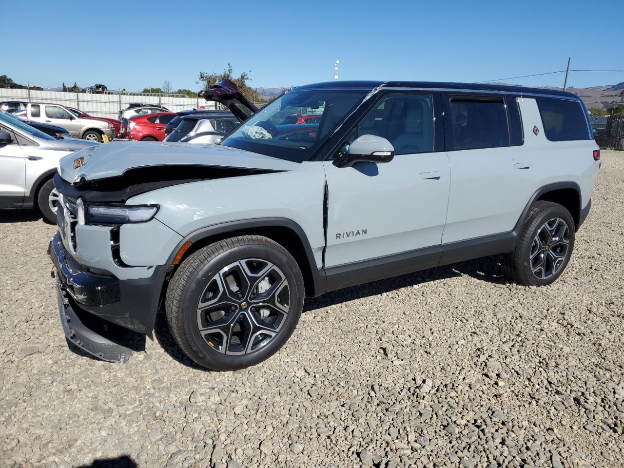 Lot #3317026074 2025 RIVIAN R1S ADVENT