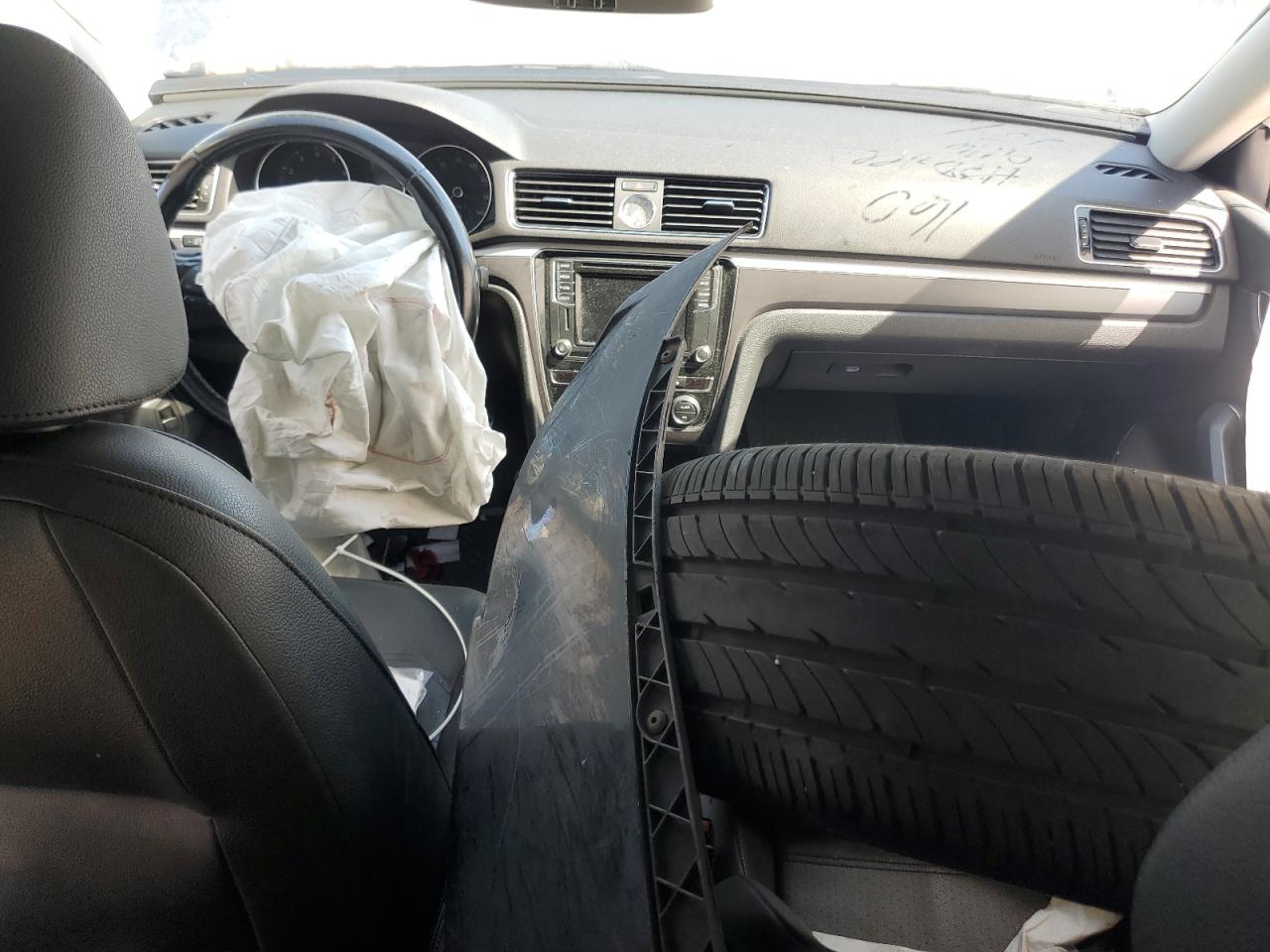 VOLKSWAGEN PASSAT R-LINE