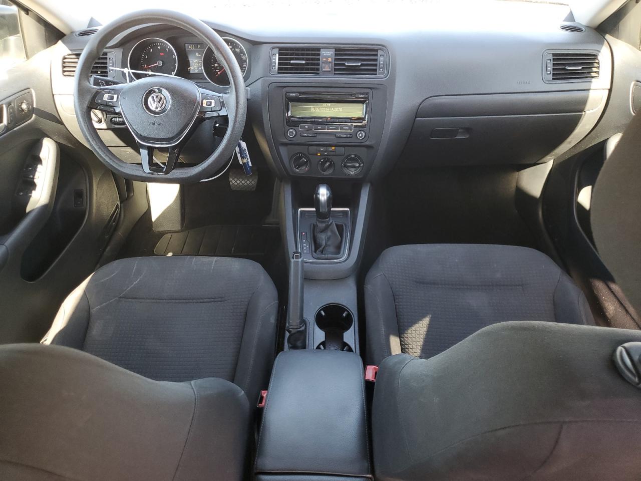 VOLKSWAGEN JETTA BASE