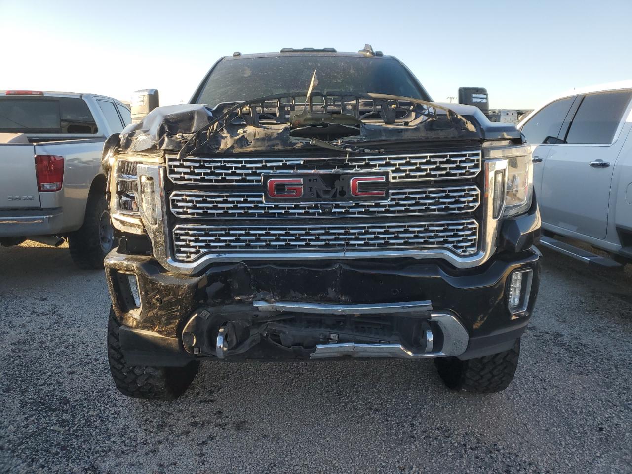 GMC SIERRA K2500 DENALI