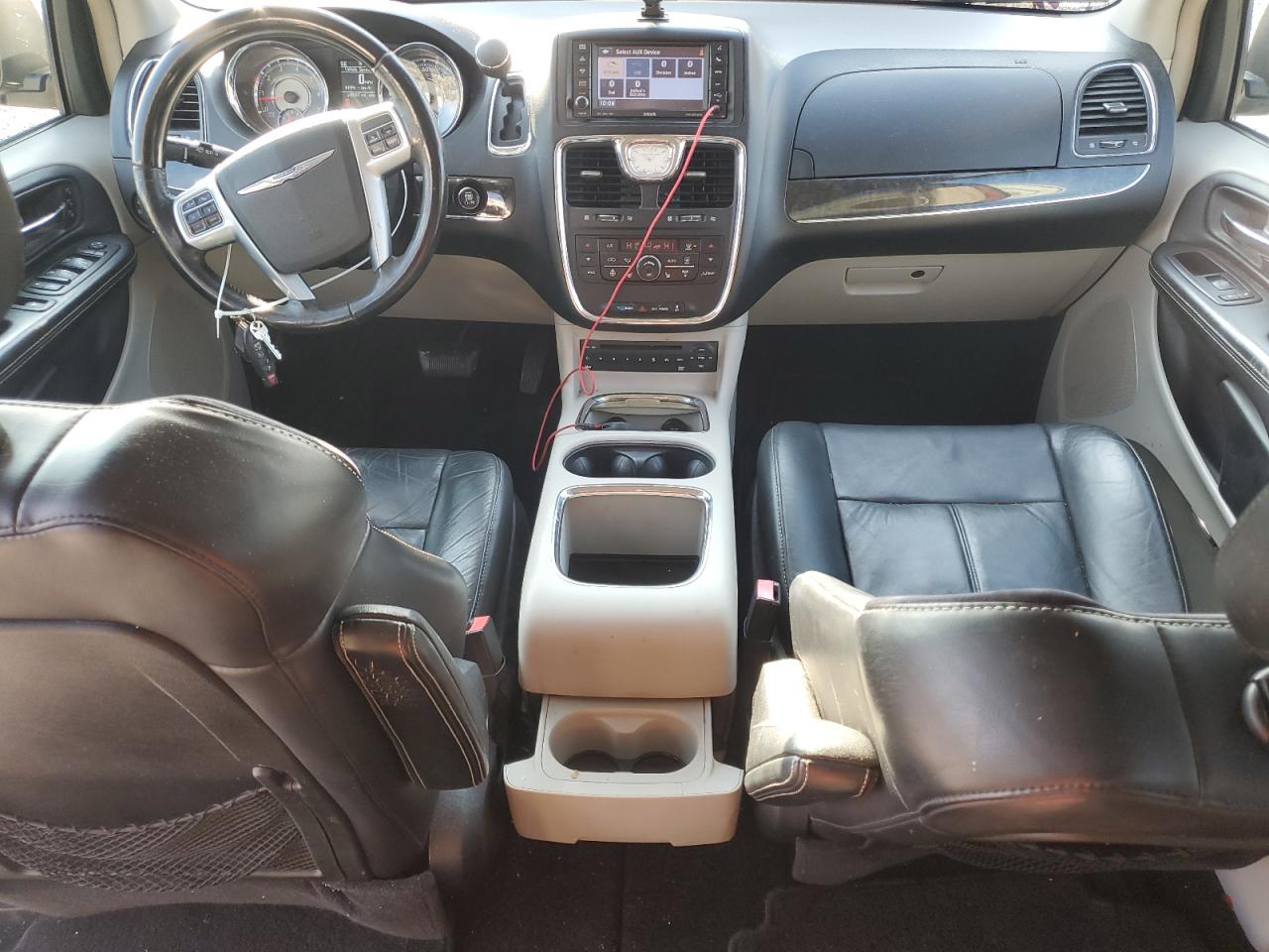 CHRYSLER TOWN & COUNTRY LIMITED