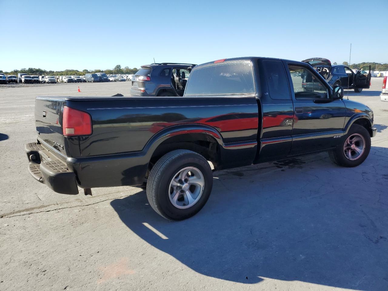 Lot #3311654233 1998 CHEVROLET S10