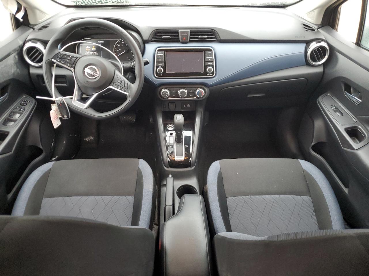 NISSAN VERSA SV
