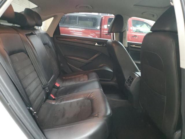 2015 VOLKSWAGEN PASSAT SEL 1VWCV7A37FC045697