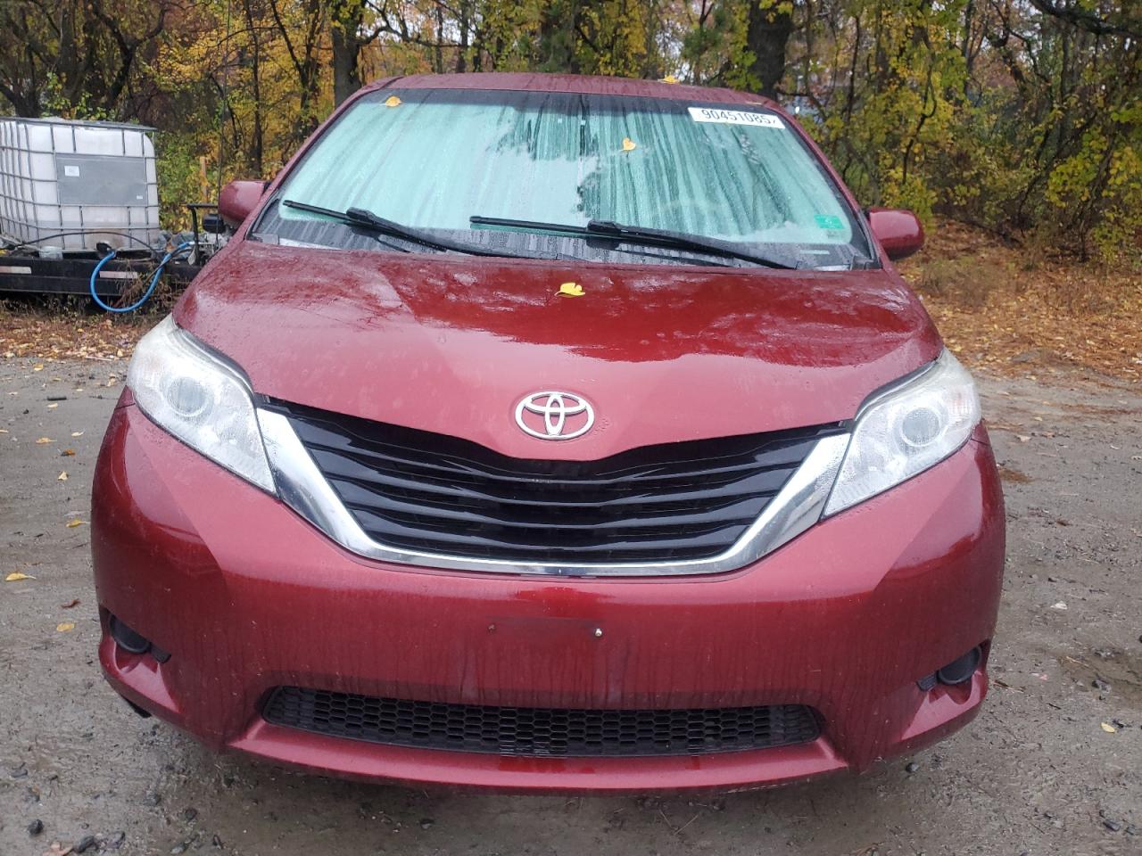 Lot #3280304999 2013 TOYOTA SIENNA LE