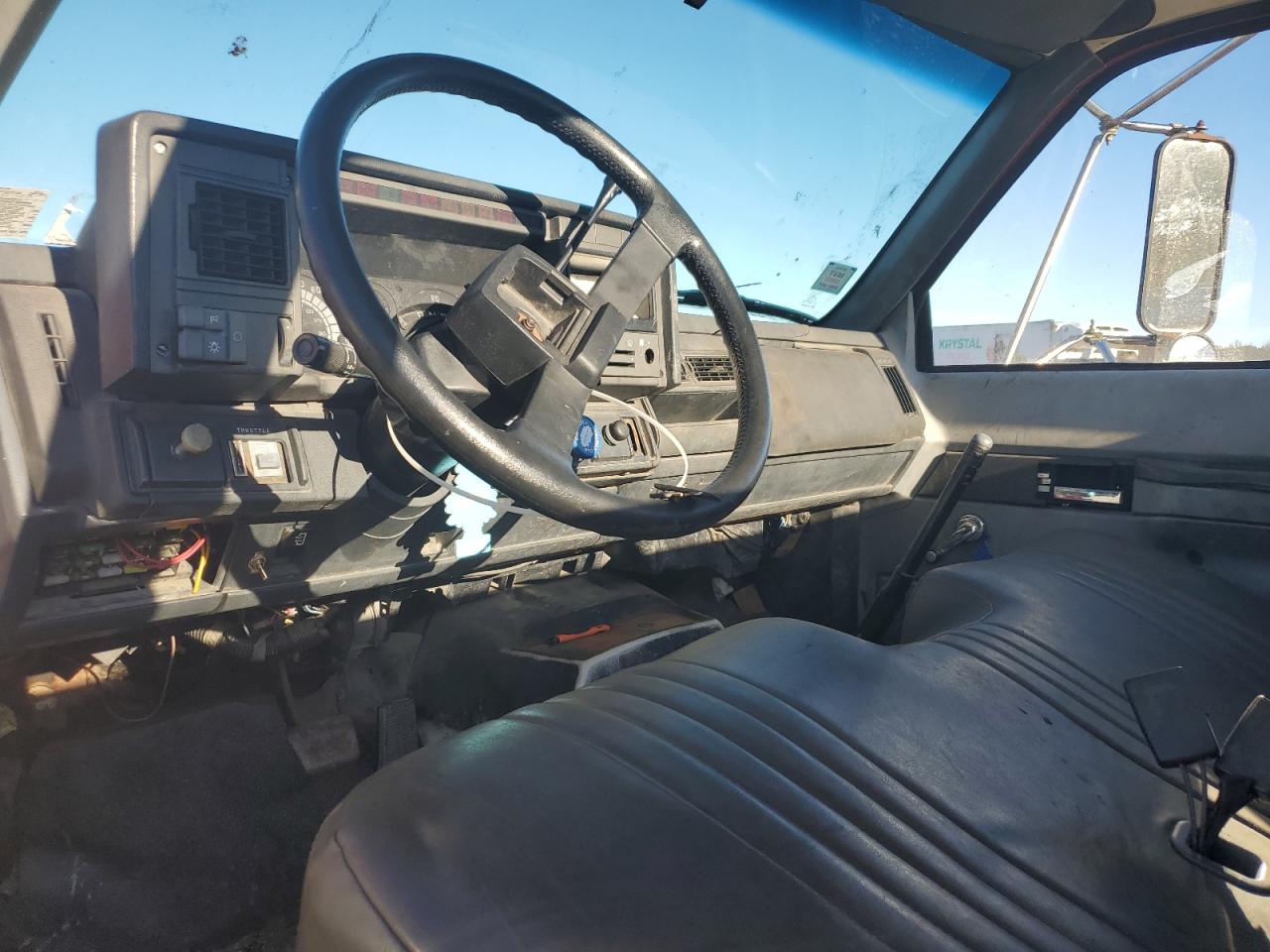 Lot #3301605767 2000 GMC C6500