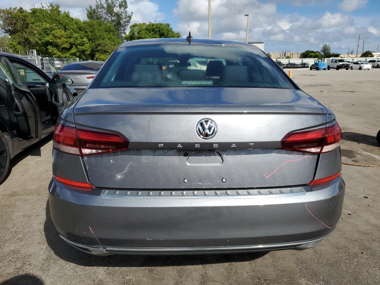 VOLKSWAGEN PASSAT SE