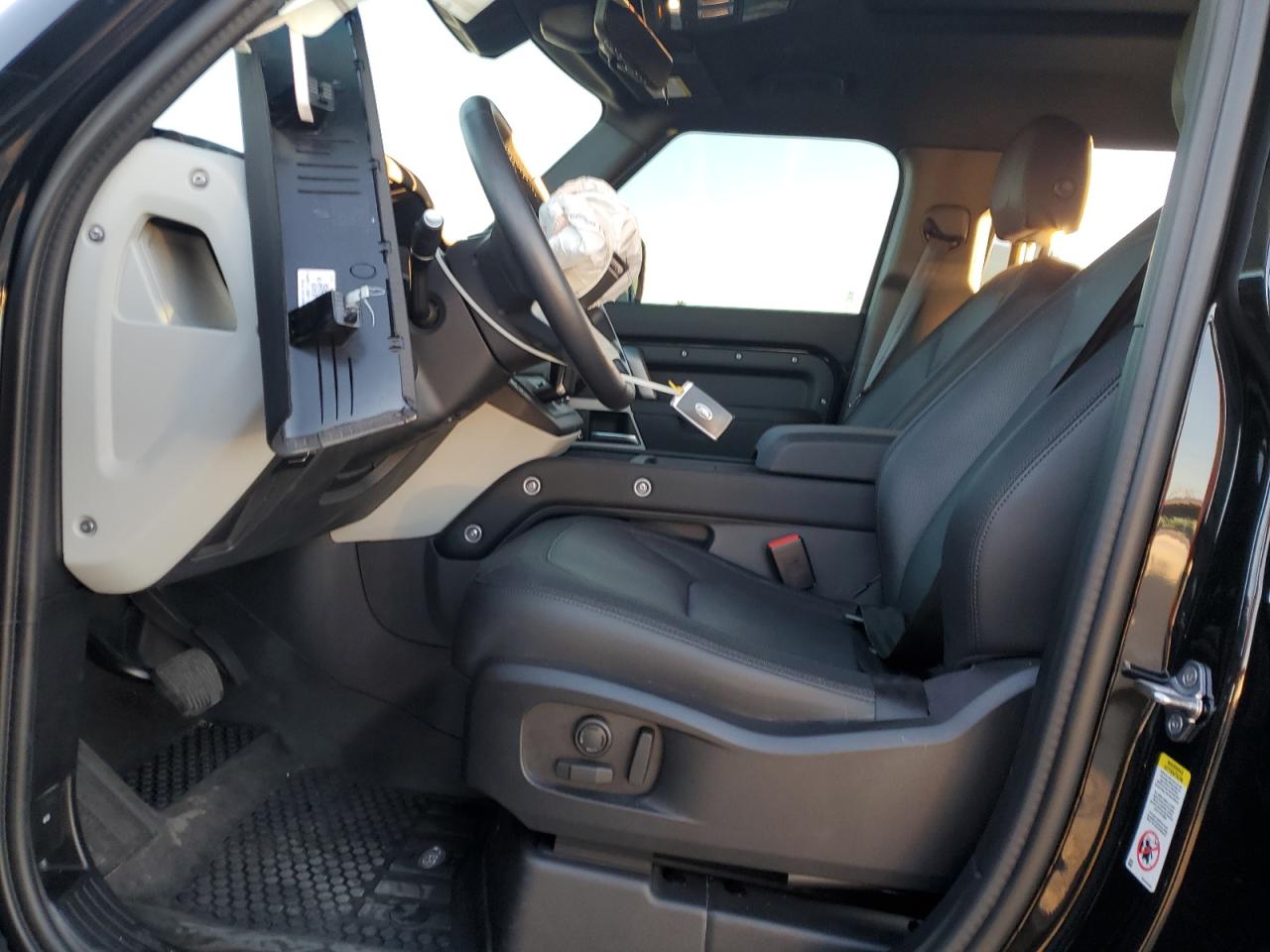 LAND ROVER DEFENDER 110 X-DYNAMIC SE