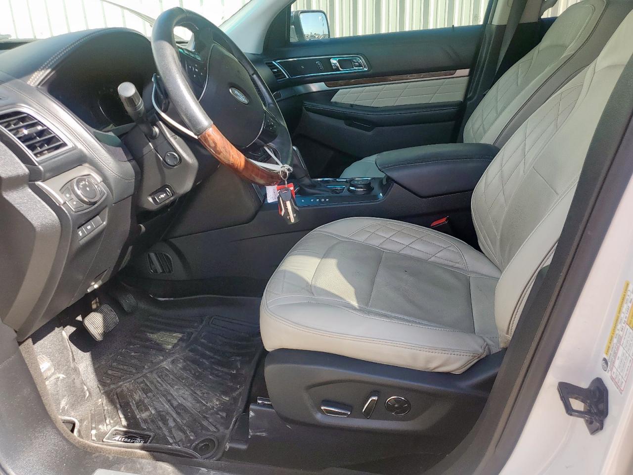 FORD EXPLORER PLATINUM