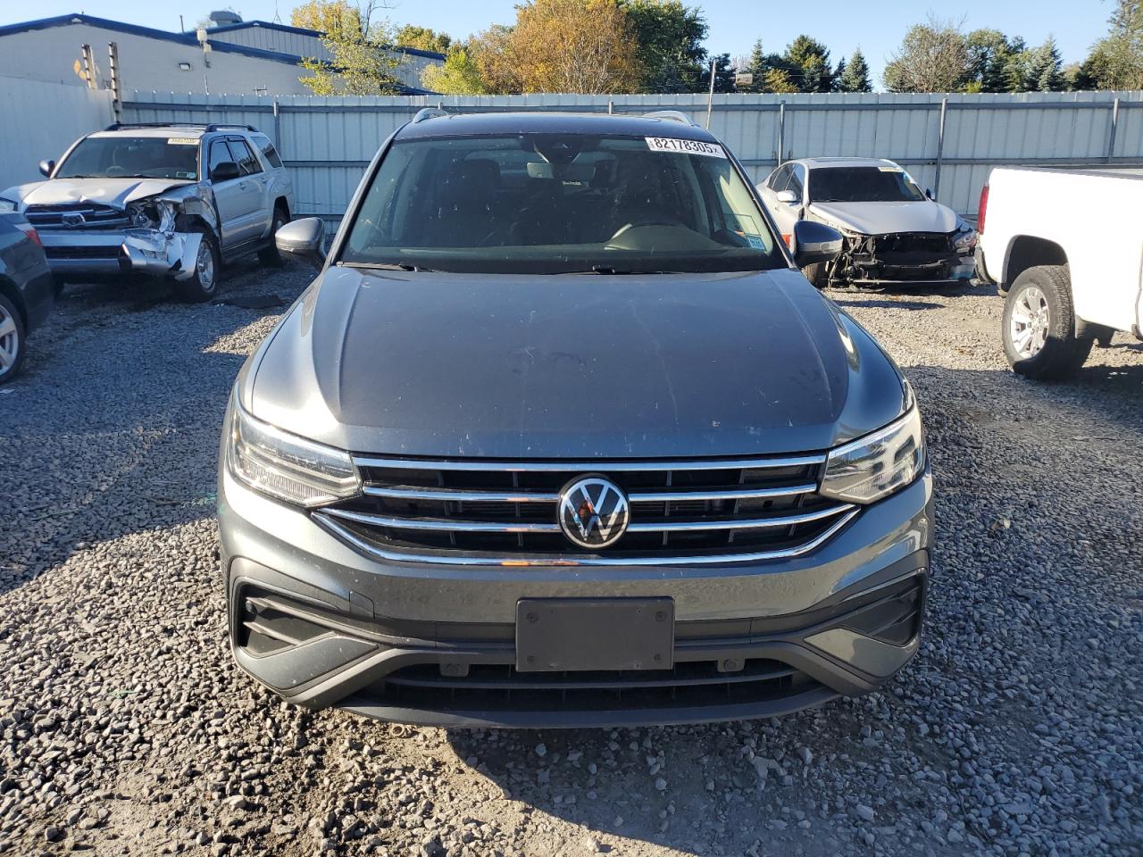 VOLKSWAGEN TIGUAN SE