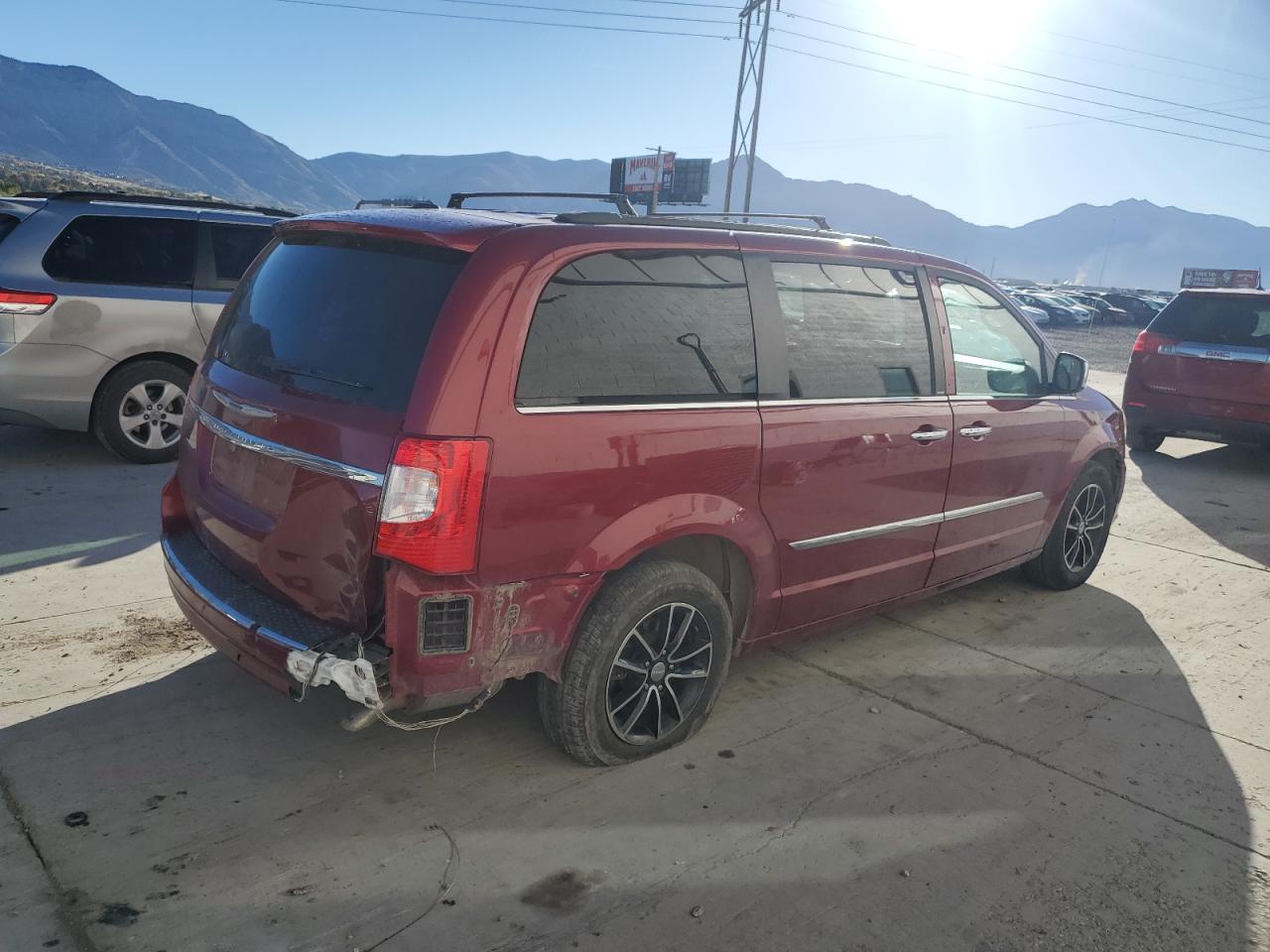 CHRYSLER TOWN & COUNTRY TOURING L