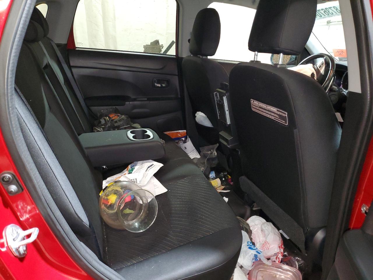 MITSUBISHI OUTLANDER SE