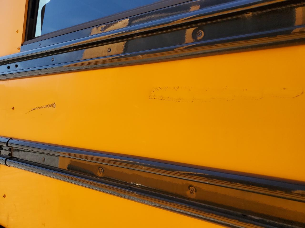 Lot #3273801373 2012 THOMAS SAF-T-LINER C2