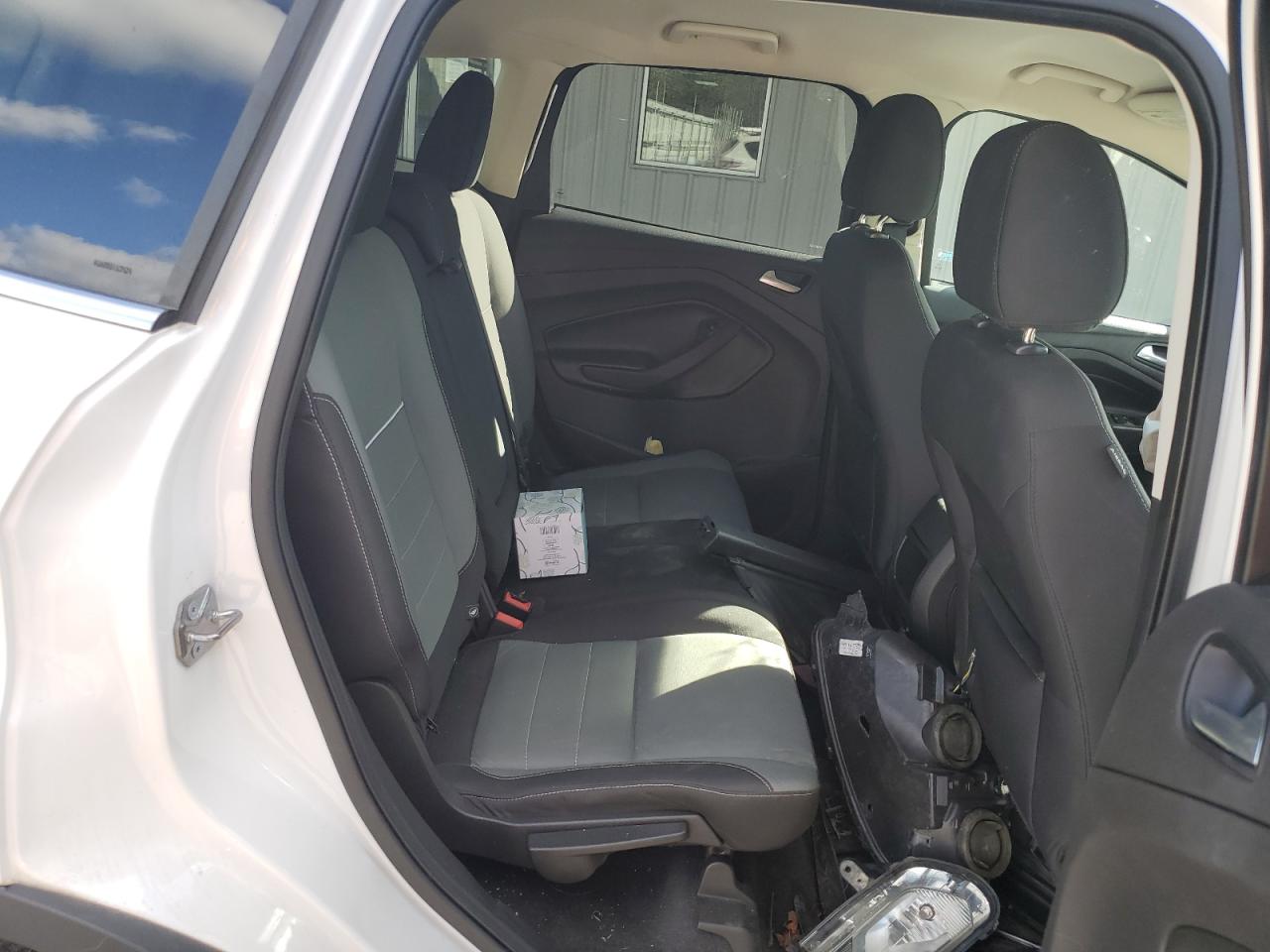 FORD ESCAPE SE