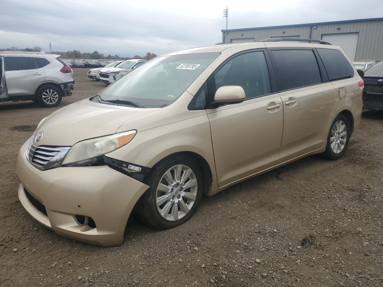 TOYOTA SIENNA XLE