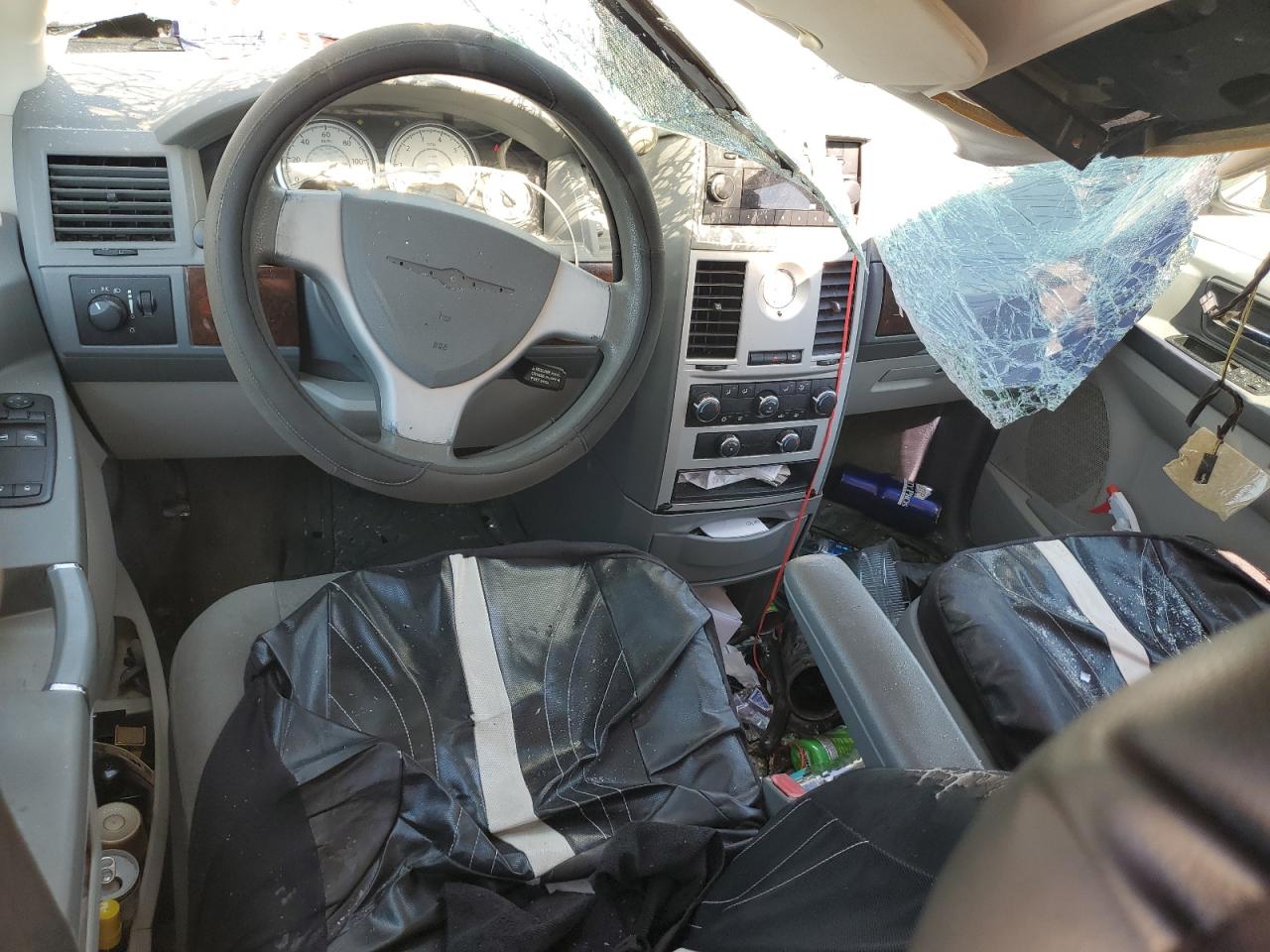 CHRYSLER TOWN & COUNTRY LX