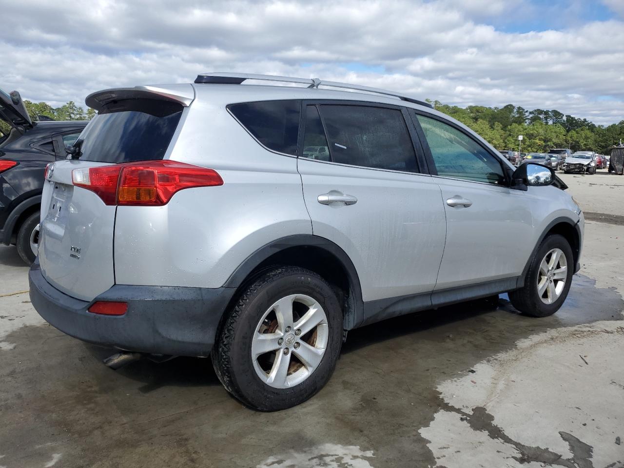 TOYOTA RAV4 XLE
