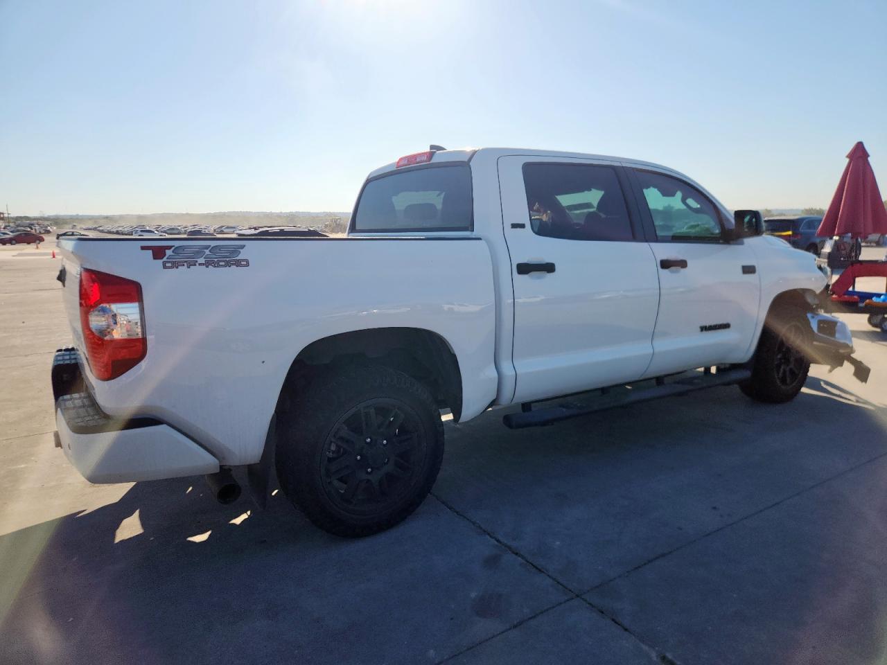 TOYOTA TUNDRA CREWMAX SR5