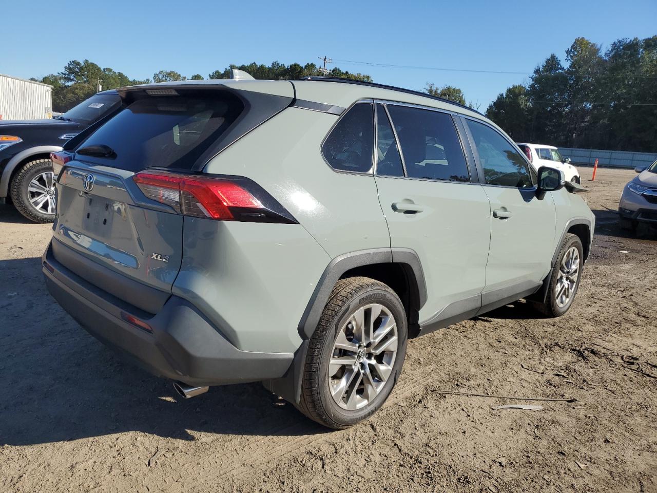 TOYOTA RAV4 XLE PREMIUM