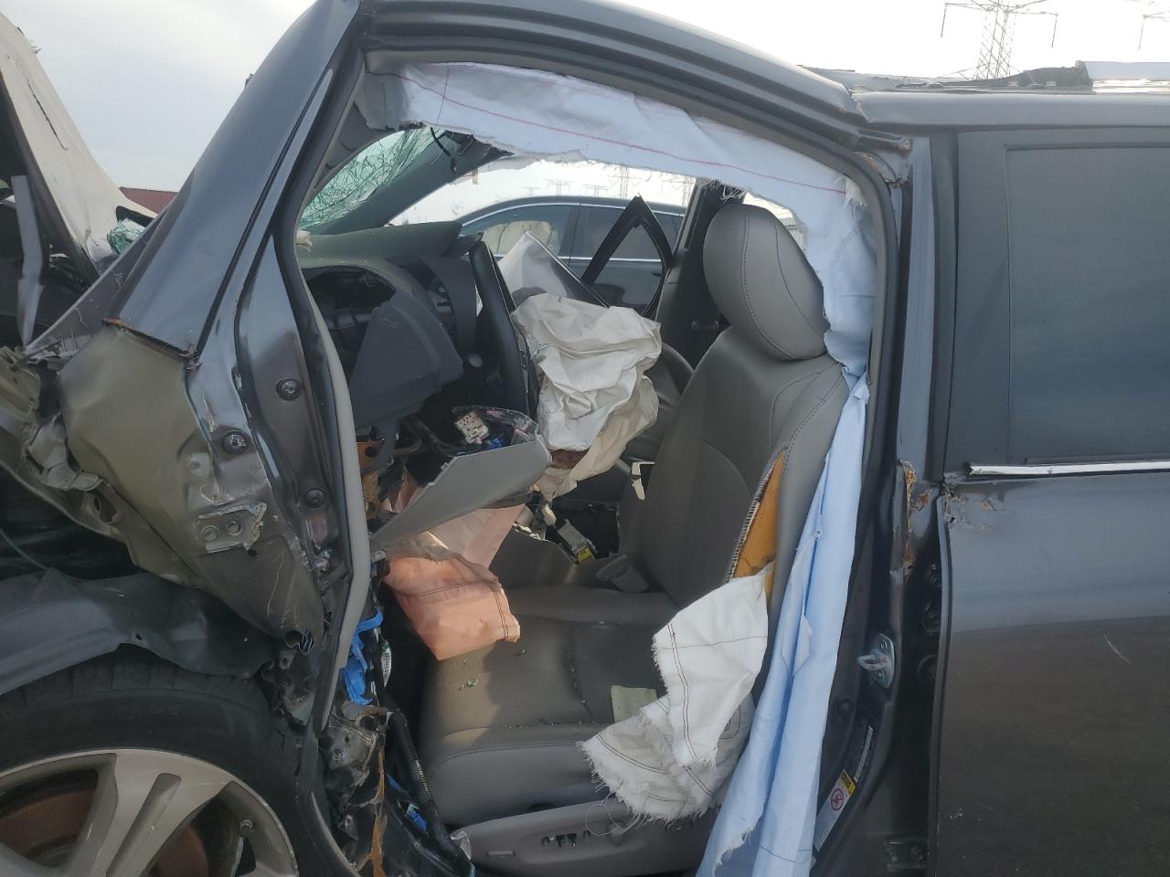 TOYOTA HIGHLANDER LIMITED